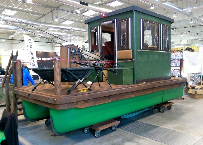 HOUSEBOAT